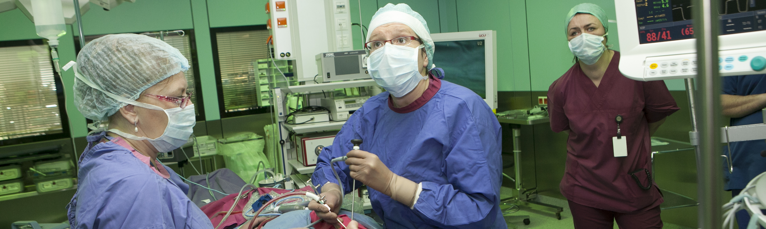 Dr Annika Jussi operatsioonil